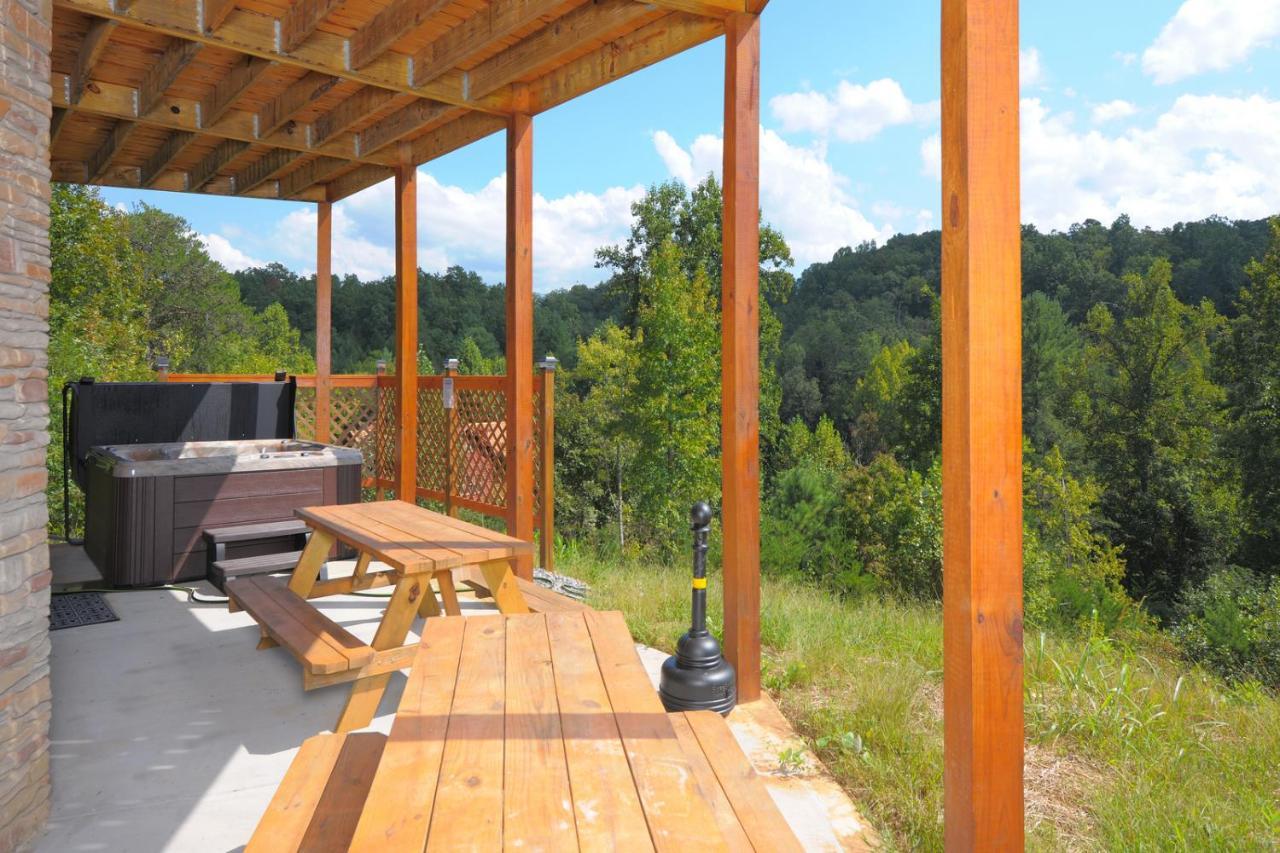 Ridge View Lodge Nature And Mountain View - Hot Tub - Firepit - Yard - Games Gatlinburg Extérieur photo