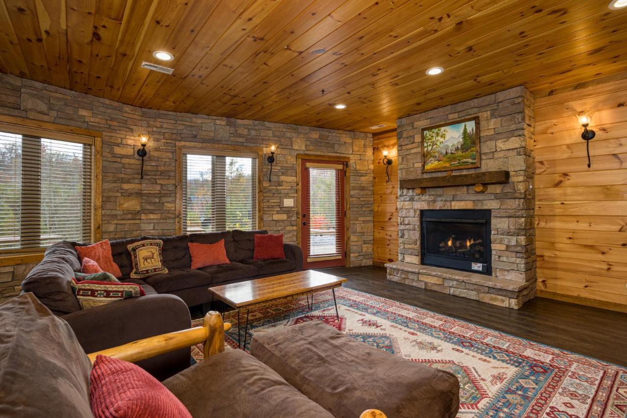 Ridge View Lodge Nature And Mountain View - Hot Tub - Firepit - Yard - Games Gatlinburg Extérieur photo