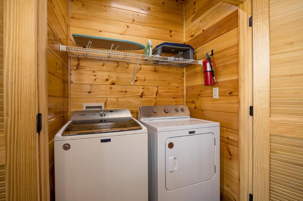 Ridge View Lodge Nature And Mountain View - Hot Tub - Firepit - Yard - Games Gatlinburg Extérieur photo