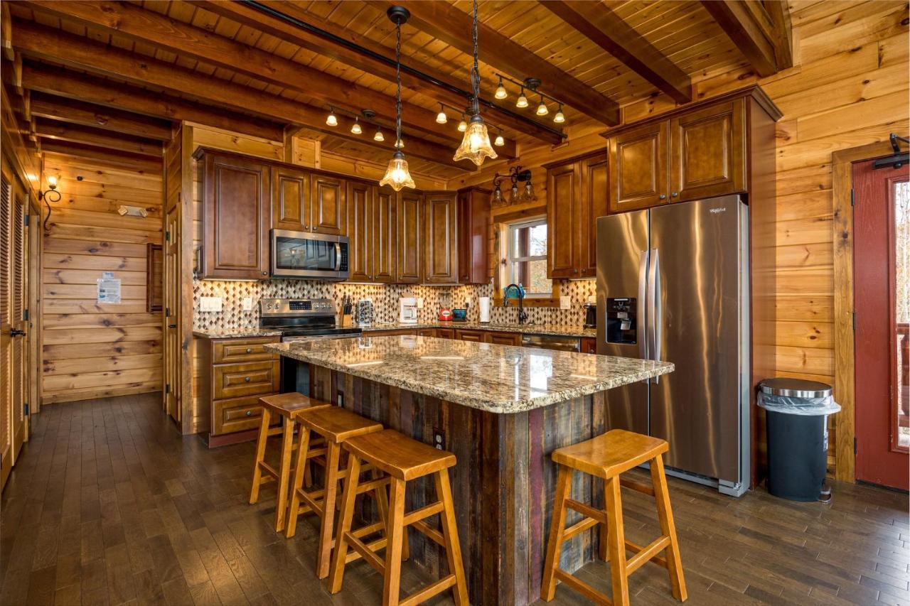 Ridge View Lodge Nature And Mountain View - Hot Tub - Firepit - Yard - Games Gatlinburg Extérieur photo