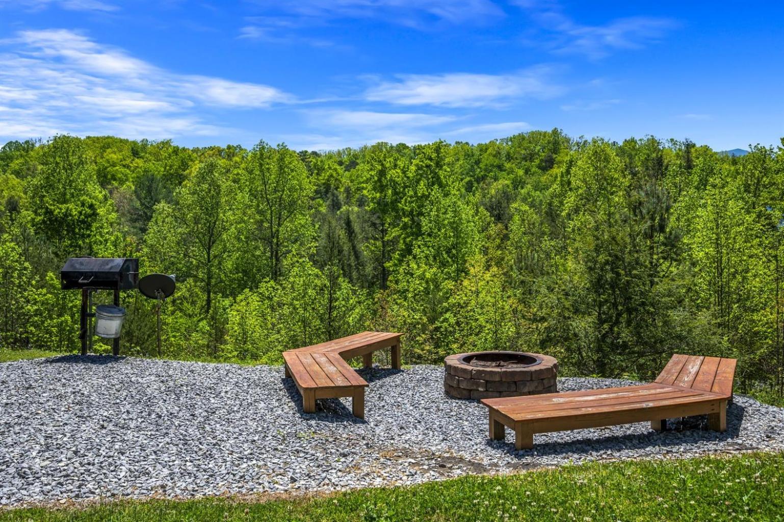 Ridge View Lodge Nature And Mountain View - Hot Tub - Firepit - Yard - Games Gatlinburg Extérieur photo