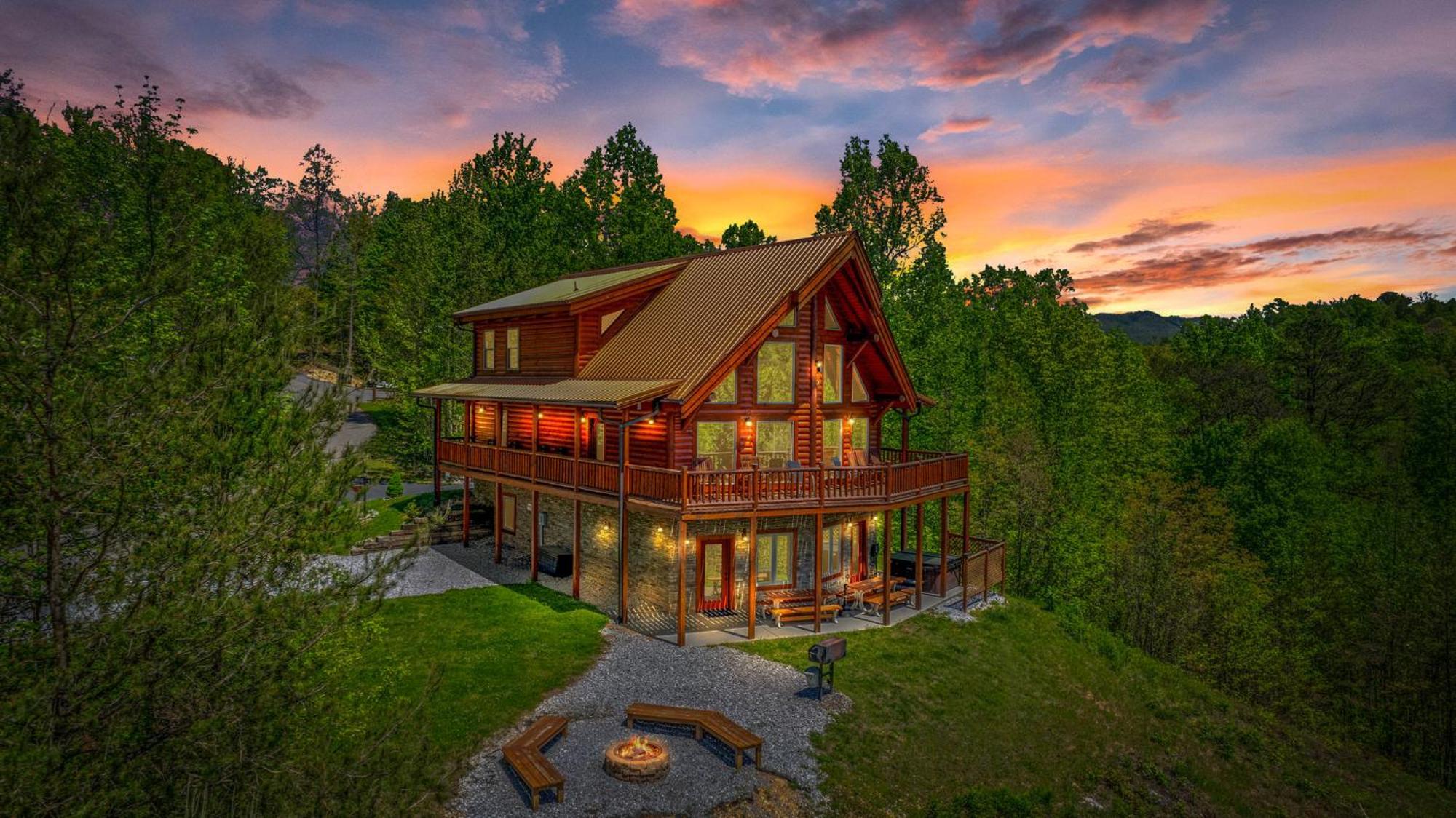 Ridge View Lodge Nature And Mountain View - Hot Tub - Firepit - Yard - Games Gatlinburg Extérieur photo