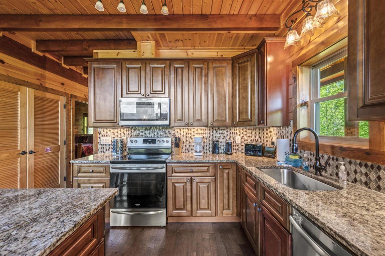 Ridge View Lodge Nature And Mountain View - Hot Tub - Firepit - Yard - Games Gatlinburg Extérieur photo
